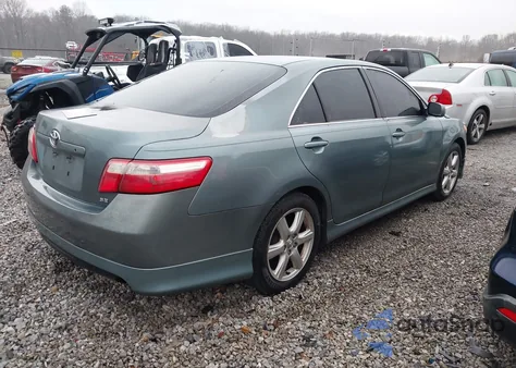 2007 Toyota Camry Se z USA, uszkodzony, nr VIN 4T1BE46K37U637392